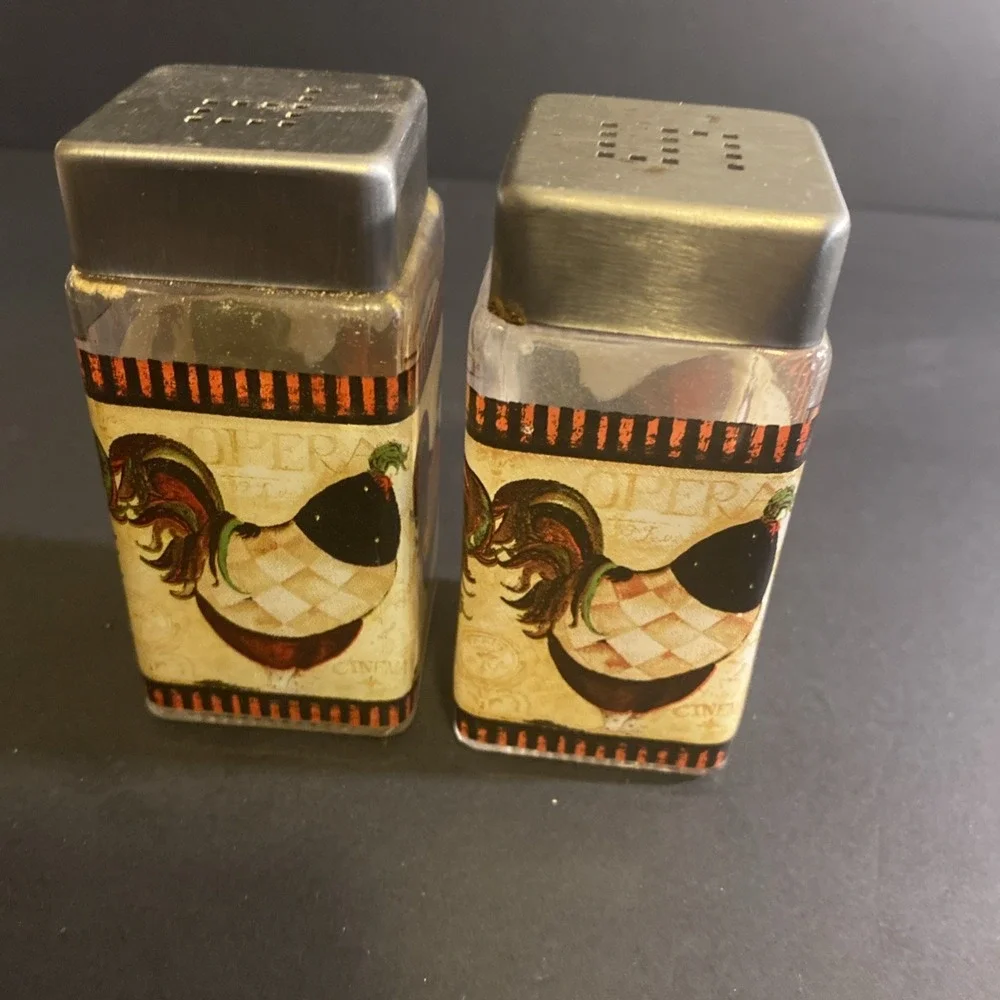 Vintage Jennifer Grant Rooster Salt Pepper Shakers Glass w/ Silver Metal Lids 4